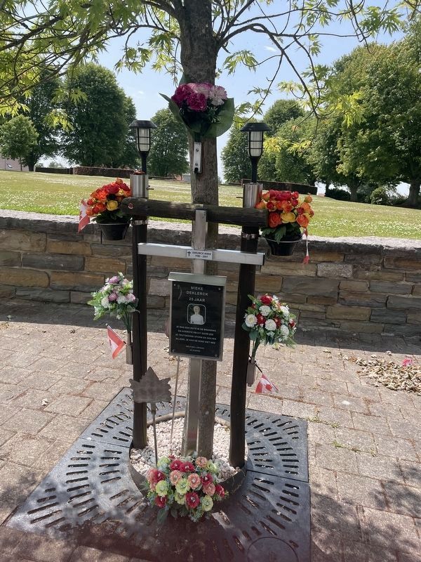 The Canada Gate Marker image. Click for full size.