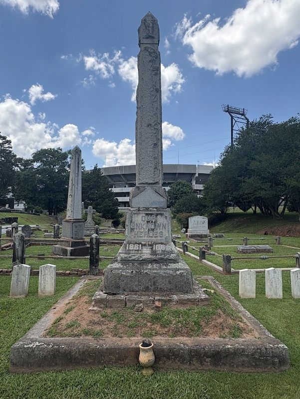 Civil War Unknown Dead Memorial. Click for full size. Civil War Unknown Dead Memorial image. Click for full size.