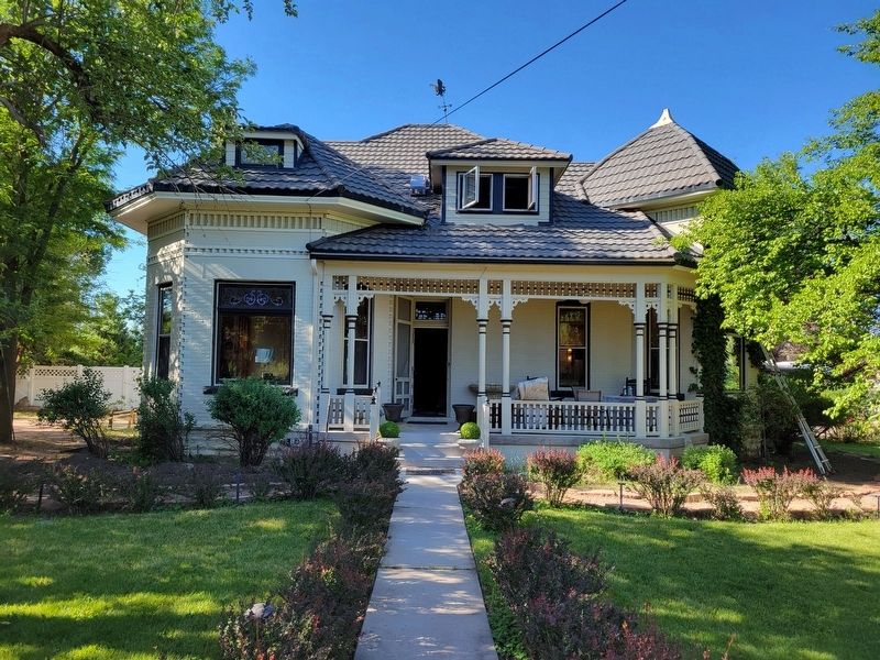 David IV & Mary Ann McDonald Fisher House image. Click for full size.