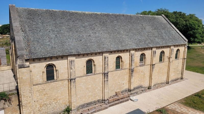 A side view of the Dukes of Normandy's Great Hall image. Click for full size.