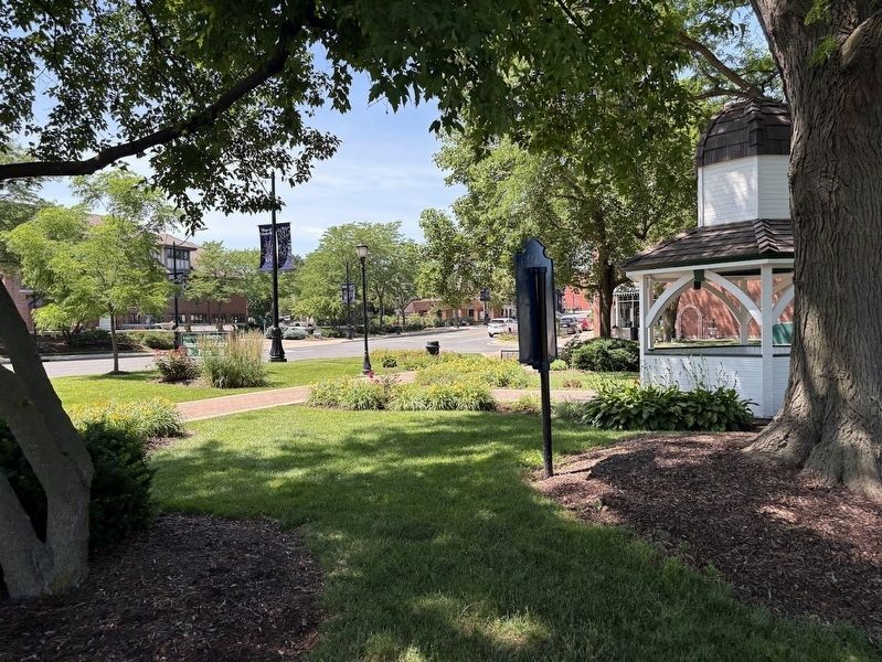 Libertyville Marker rear view, with Milwaukee Avenue in the background image. Click for full size.