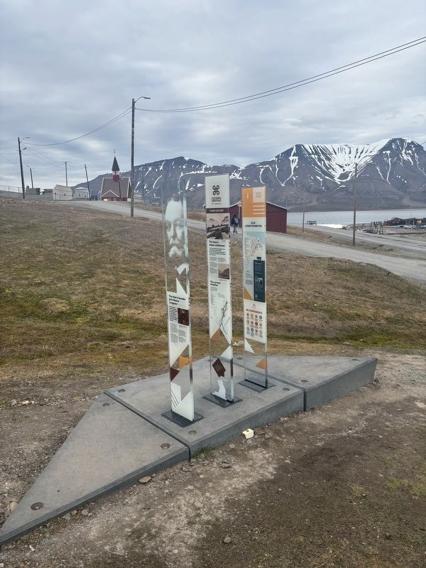 Marker is on the left image. Click for full size.
