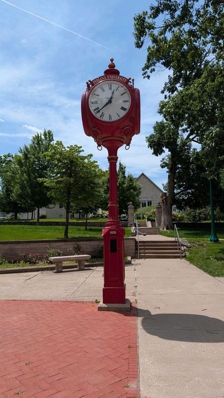 Class of 1942 Marker in context. Click for full size. Class of 1942 Marker in context image. Click for full size.