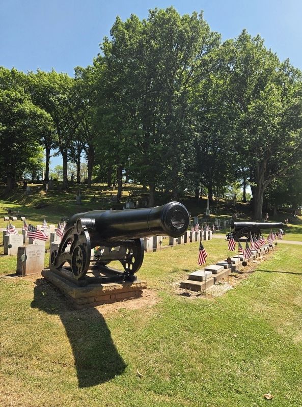 8" Heavy Seacoast Howitzers, Pattern 1844 image. Click for full size.