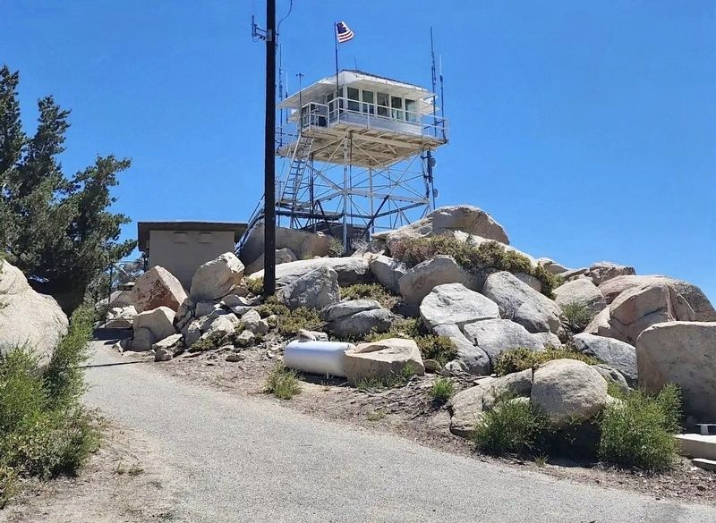 Keller Peak Fire Lookout image. Click for full size.