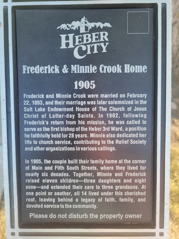 Frederick & Minnie Crook Home Marker. Click for full size. Frederick & Minnie Crook Home Marker image. Click for full size.