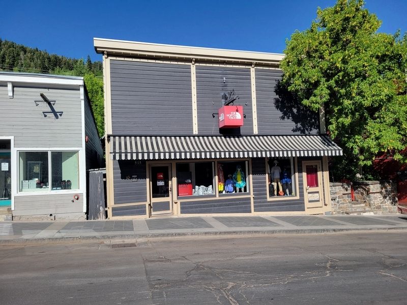 Star Meat & Grocery Building image. Click for full size.