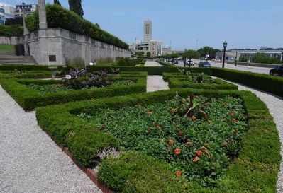 Rainbow Gardens, looking north from Clifton Hill toward Rainbow Bridge image. Click for full size.