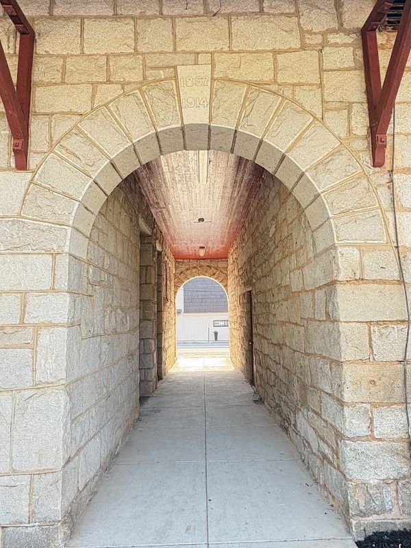 Close up of the archway (looking west). Click for full size. Close up of the archway (looking west) image. Click for full size.