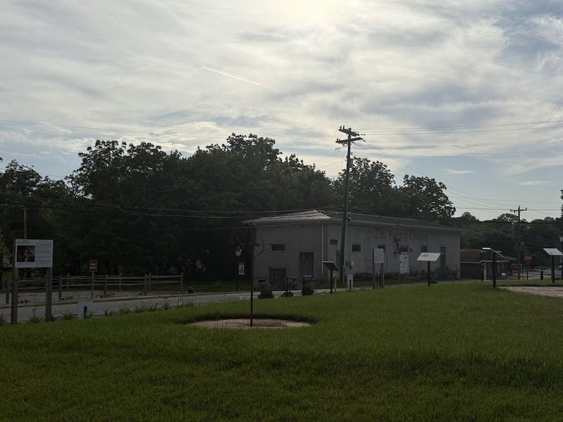 The Chickamauga Story Marker (far left) image. Click for full size.