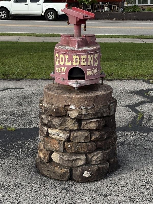 Golden's No. 1 New Model Sorghum Mill image. Click for full size.
