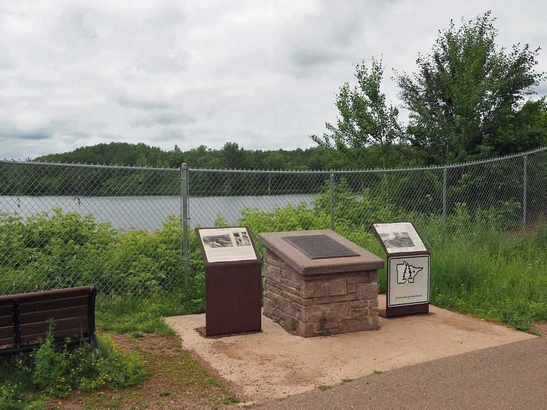 Portsmouth Mine Marker (left) at the Portsmouth Lake Overlook. Click for full size. Portsmouth Mine Marker (left) at the Portsmouth Lake Overlook image. Click for full size.