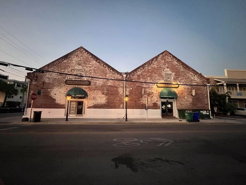 William Curry Warehouse from Simonton Street. Click for full size. William Curry Warehouse from Simonton Street image. Click for full size.