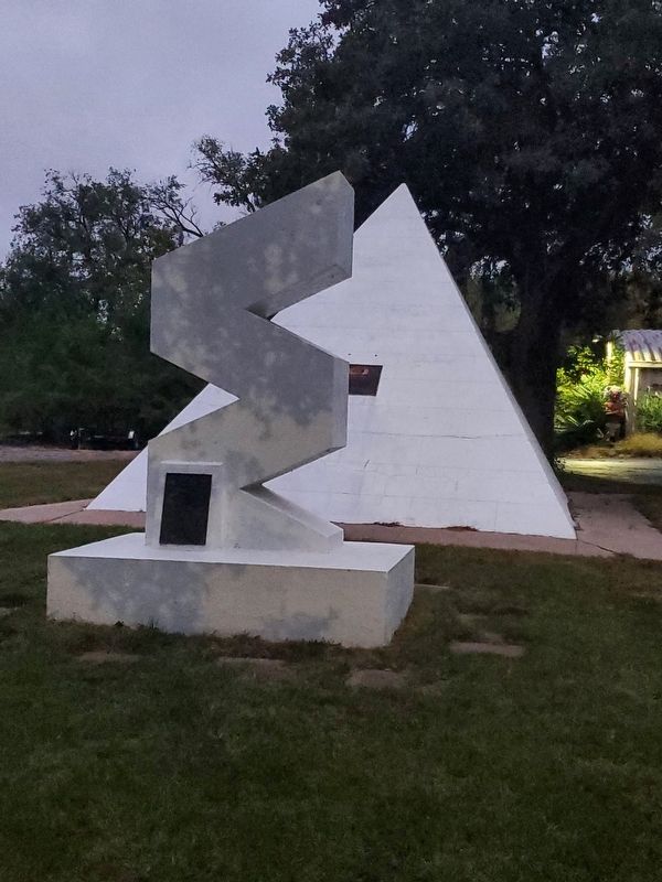 Worlds Largest Time Capsule and Pyramid Marker with attached markers. Click for full size. Worlds Largest Time Capsule and Pyramid Marker with attached markers image. Click for full size.