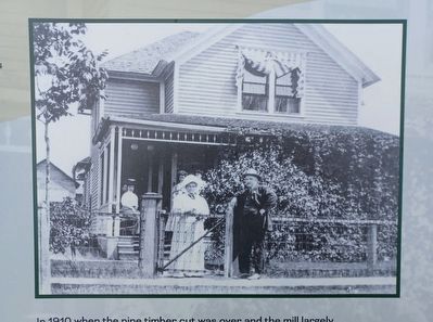 The Kneeland/Sachs House Marker middle image. Click for full size. The Kneeland/Sachs House Marker middle image image. Click for full size.