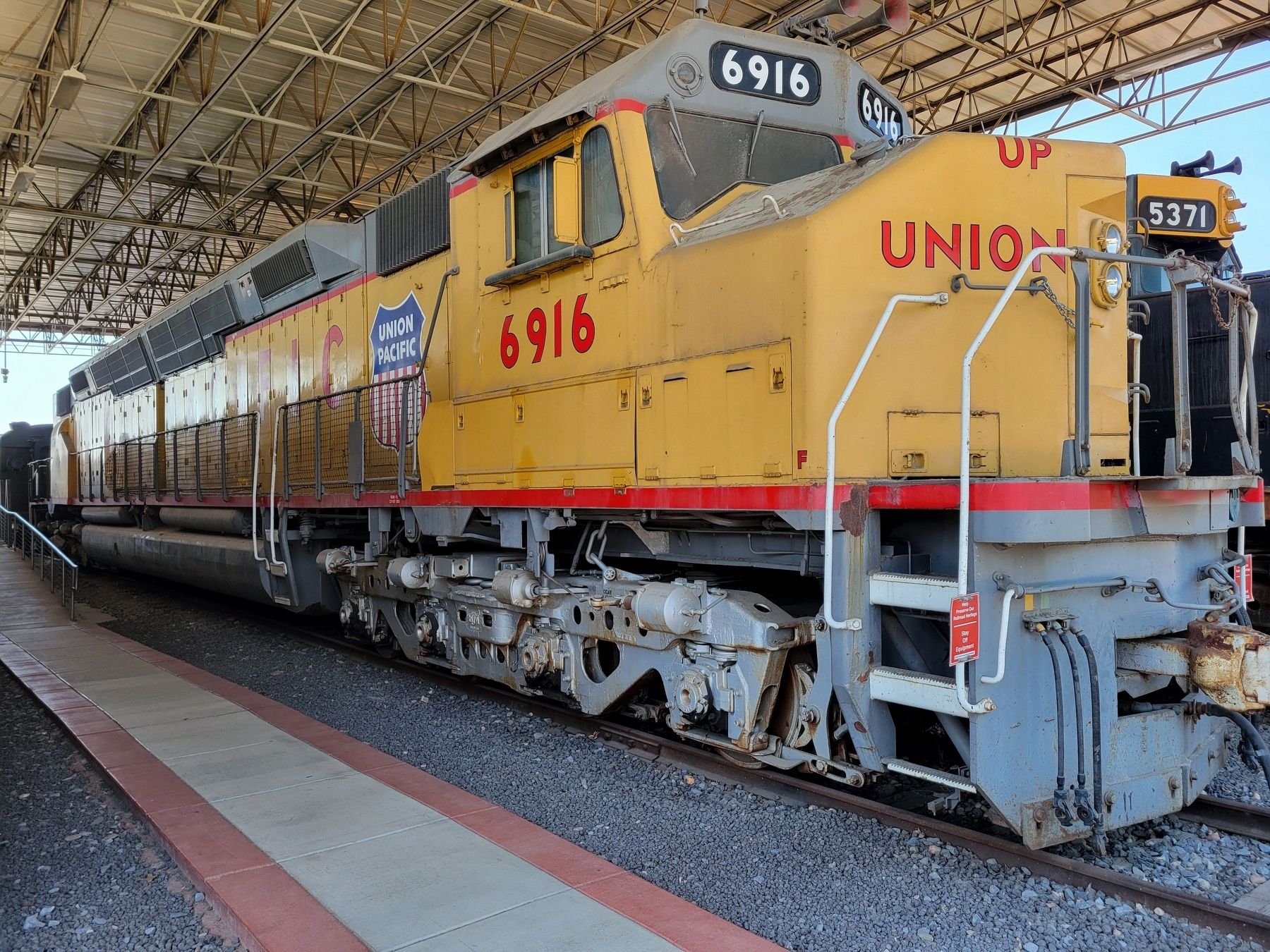 Union Pacific DDA40X Engine. Click for full size. Union Pacific DDA40X Engine image. Click for full size.