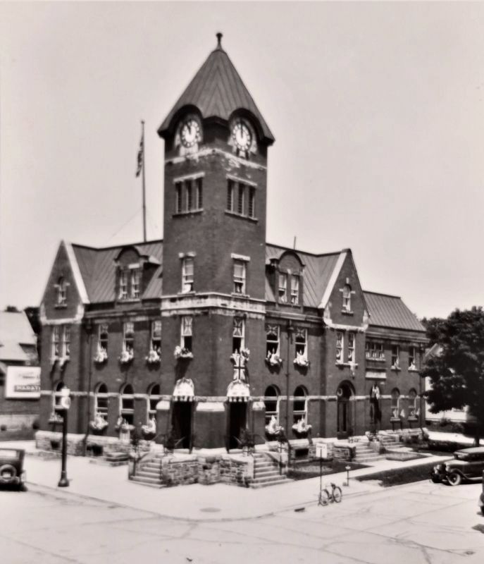 The original Listowel Post Office, 1927. Click for full size. The original Listowel Post Office, 1927 image. Click for full size.