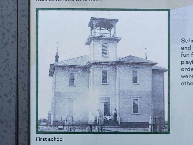 Lewiston Schools Marker � left image image. Click for full size.