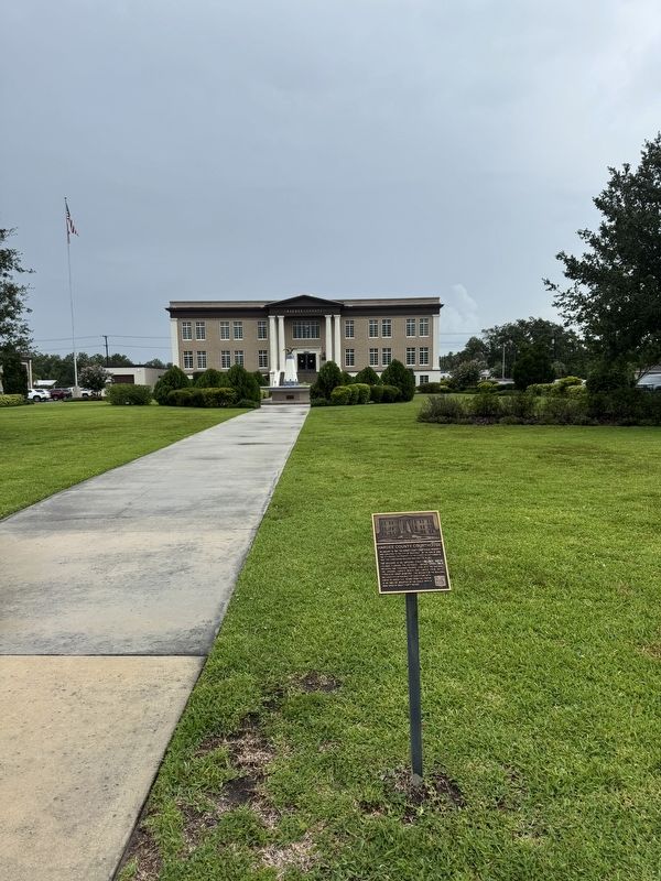 Hardee County Courthouse Marker. Click for full size. Hardee County Courthouse Marker image. Click for full size.