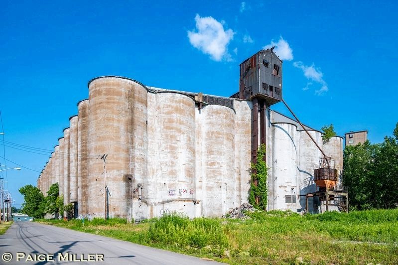 American Grain Elevator image. Click for full size.