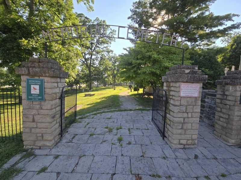 Memorial Cemetery entrance from 5th Street image. Click for full size.