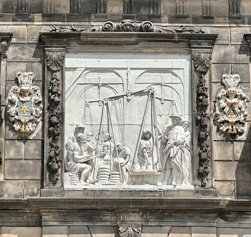 Relief on Weighing House showing� image. Click for full size.