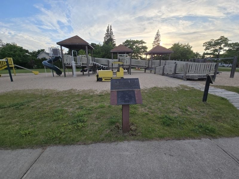 Old School Park Marker by the playground near the center of the park. Click for full size. Old School Park Marker by the playground near the center of the park image. Click for full size.