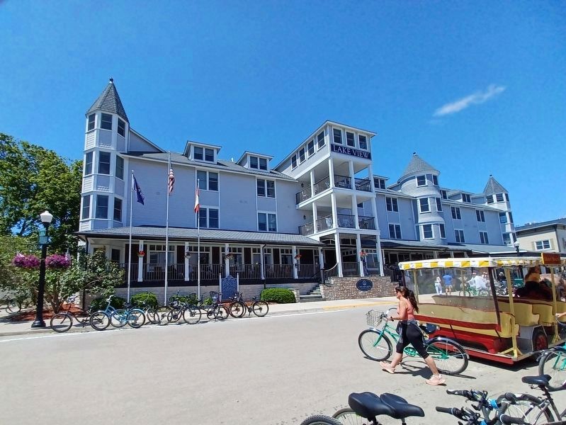 Lake View Hotel and Marker image. Click for full size.