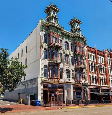 Louis Bank of Commerce. Click for full size. Louis Bank of Commerce image. Click for full size.