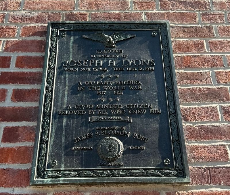 Joseph H. Lyons Memorial image. Click for full size.