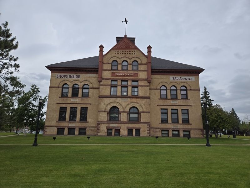 Old Central School South view. image. Click for full size.