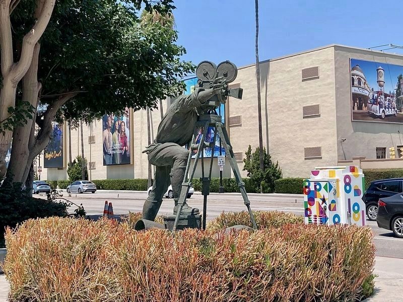 Original Statue in Burbank. Click for full size. Original Statue in Burbank image. Click for full size.