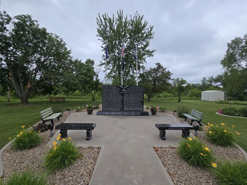 Full view Buffalo Area Veterans Monument image. Click for full size.