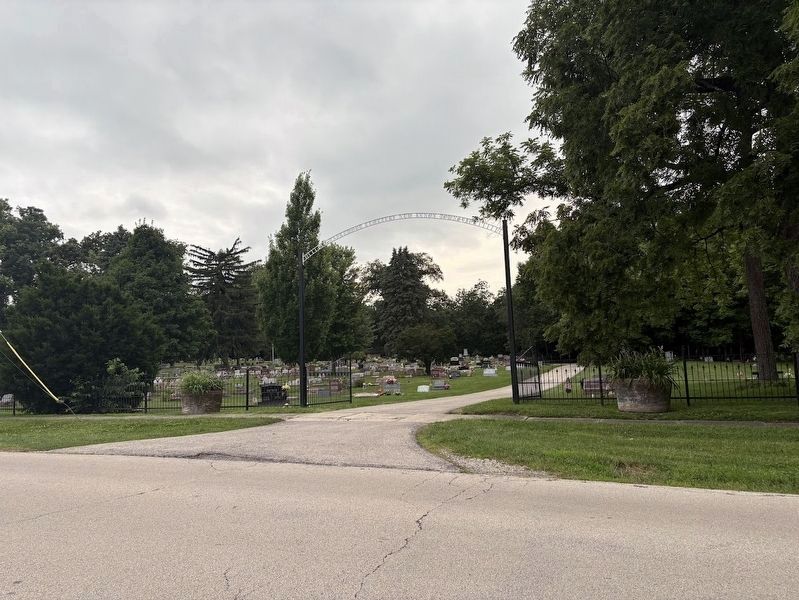 Maplewood Cemetery entrance. Click for full size. Maplewood Cemetery entrance image. Click for full size.