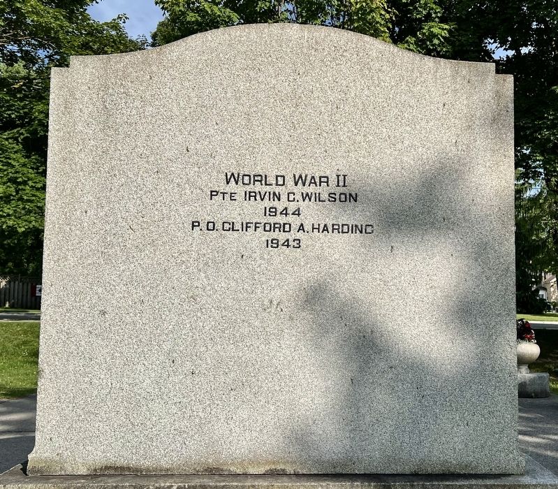 Clifford Cenotaph [north side] image. Click for full size.