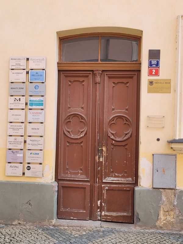 The entrance of the Town house no. 505 and Marker image. Click for full size.