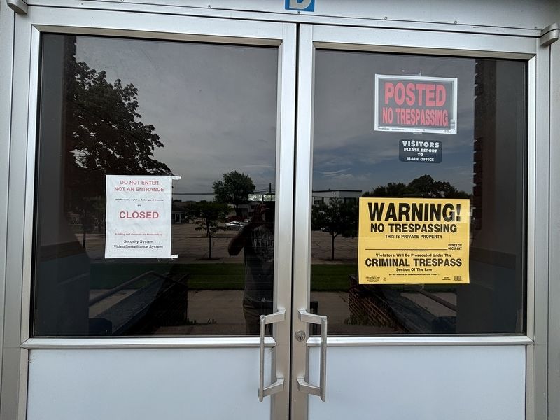 Facility closure sign on door.. Click for full size. Facility closure sign on door. image. Click for full size.