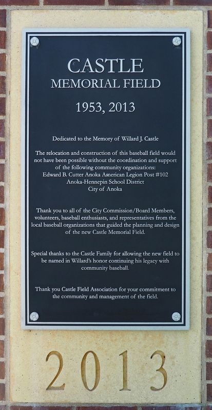 Castle Memorial Field dedication plaque on the other pillar. Click for full size. Castle Memorial Field dedication plaque on the other pillar image. Click for full size.