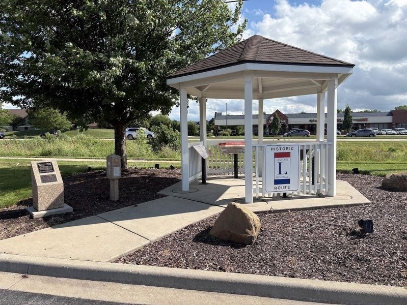 Lincoln Highway gazebo image. Click for full size.