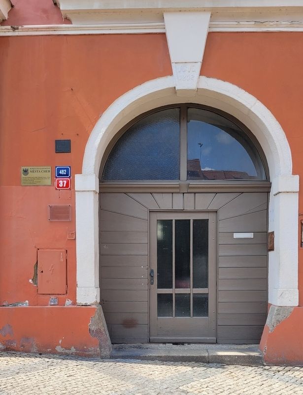 The entrance to the Werner house no. 482 and Marker image. Click for full size.