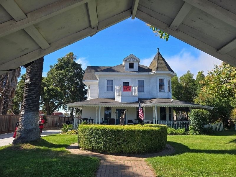 The Dunker House image. Click for full size.