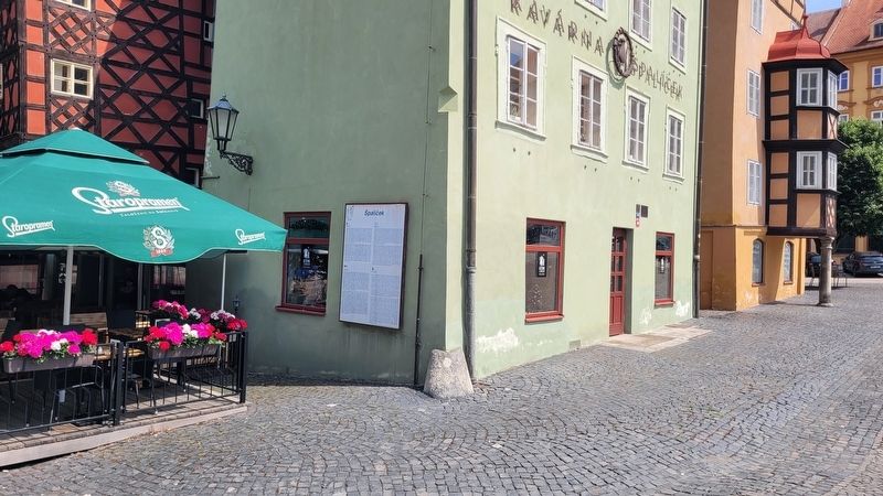 The view of the �pal�ček Marker along the corner of the building image. Click for full size.