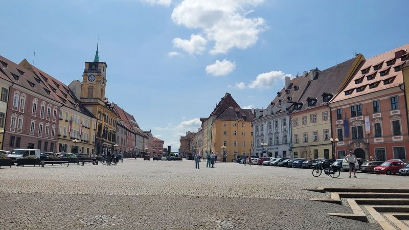 The view of the plaza from the �pal�ček image. Click for full size.