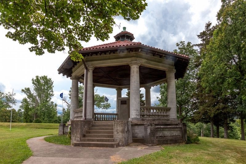 The Bandstand marks the highest point, the location of Shaler Battery. image. Click for full size.