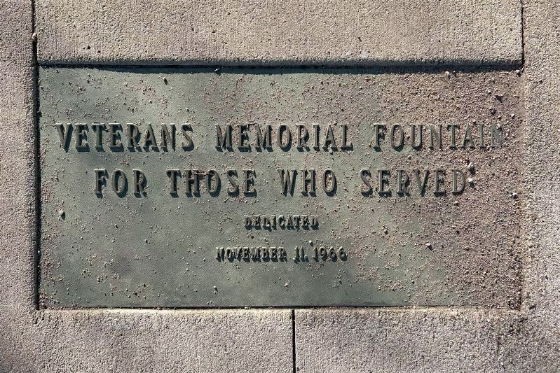 Veterans Memorial Fountain Plaque image. Click for full size.