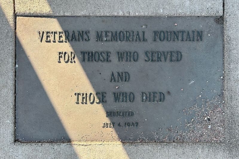 Veterans Memorial Fountain Plaque image. Click for full size.