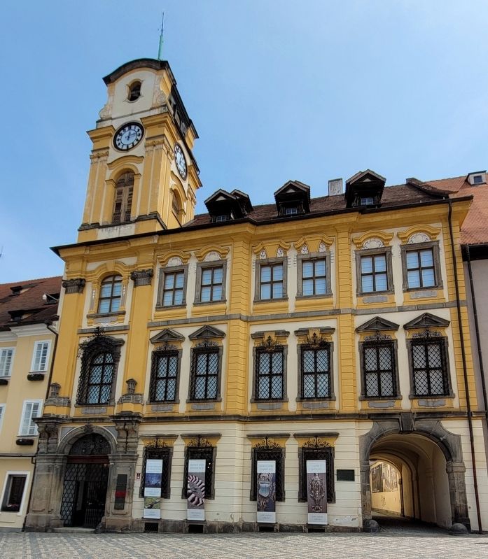 New Town Hall and Marker (right side) image. Click for full size.