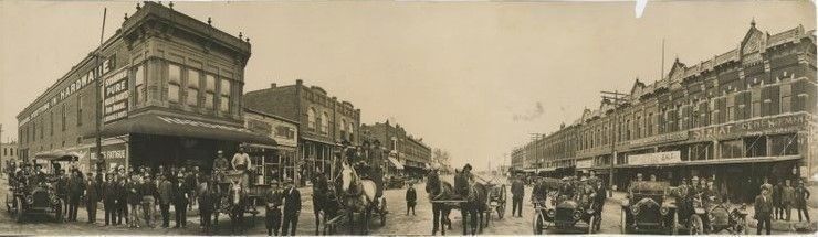 200 Block, East Main Street. Click for full size. 200 Block, East Main Street image. Click for full size.