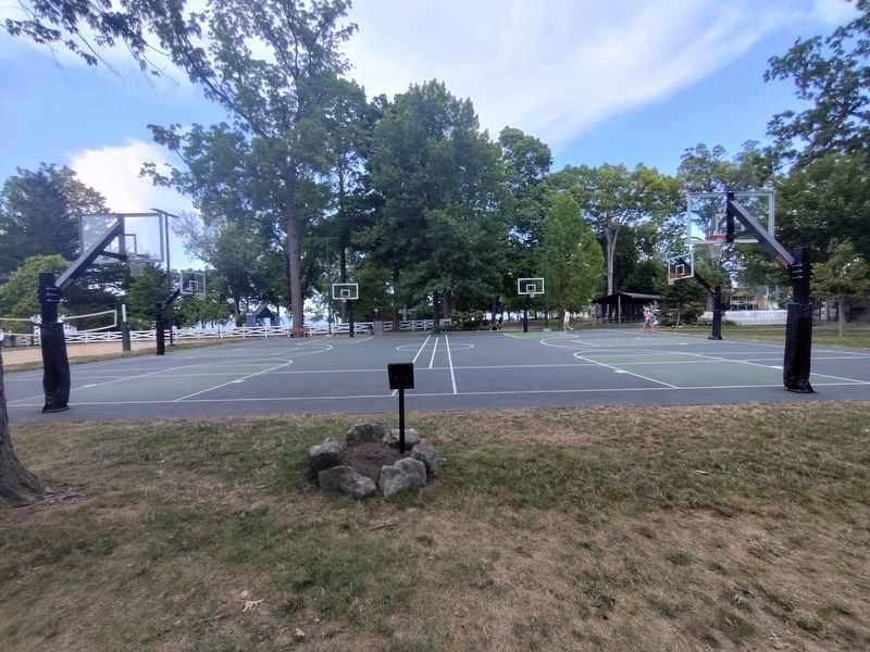 Bettinger Park Basketball Courts image. Click for full size.