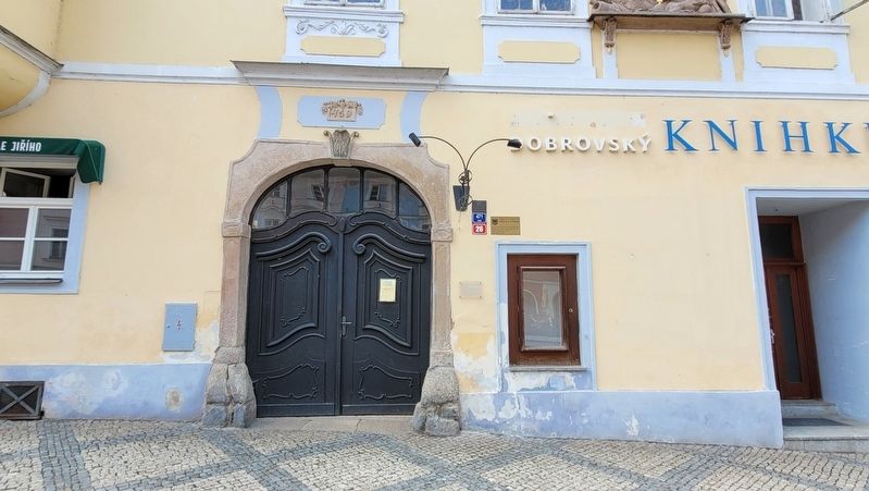The entrance to the Two Archdukes building no. 471 and Marker image. Click for full size.